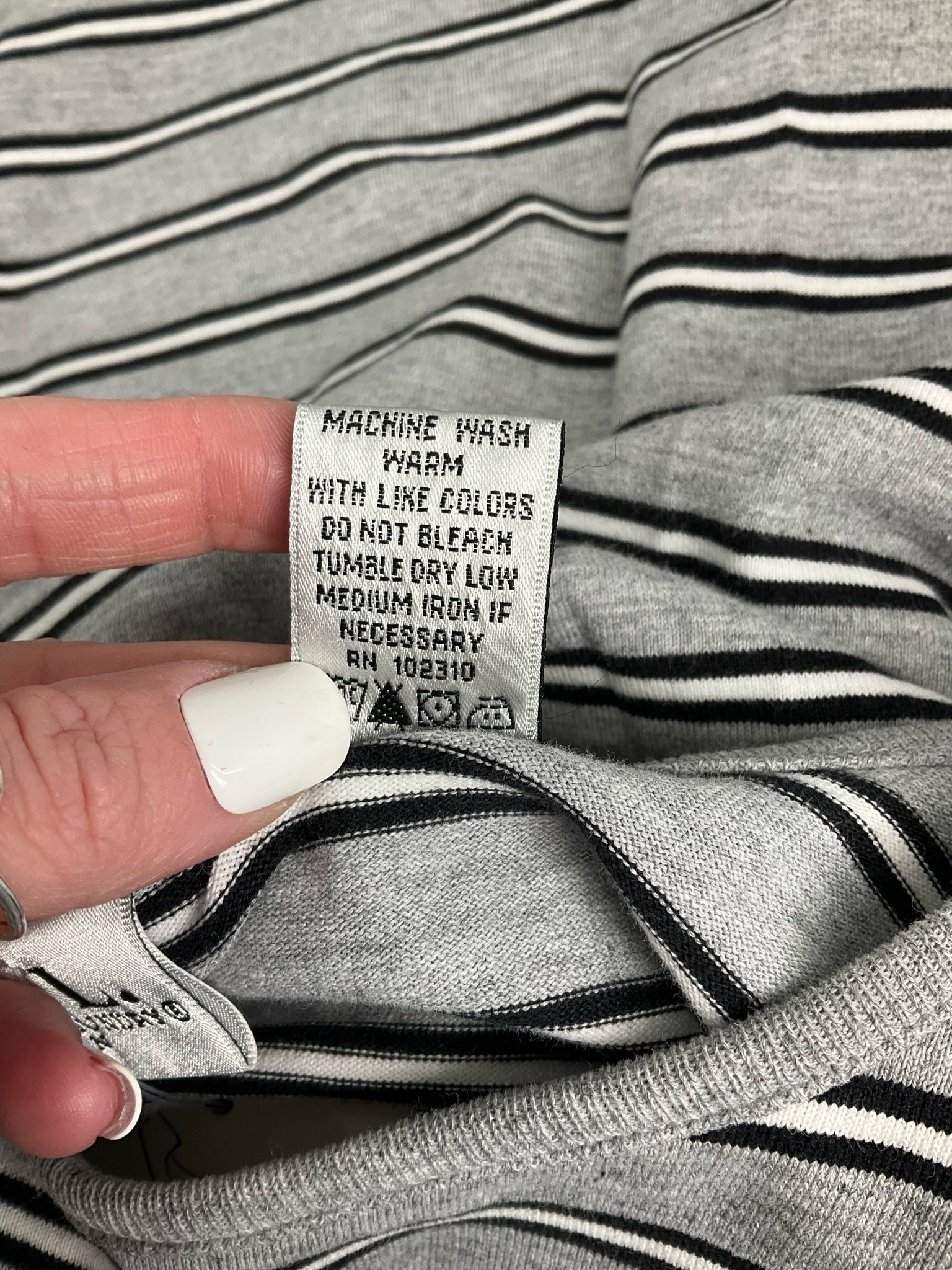 NYL Gray/Black Stripe Pre-Owned Ladies Top - Size 2X