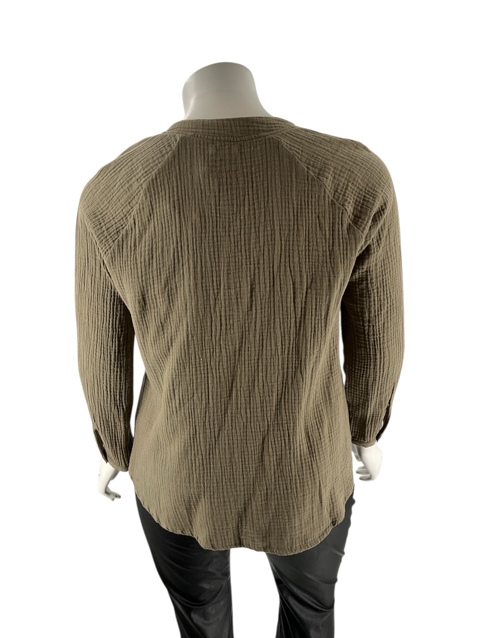 Garnet Hill Army Green Solid Pre-Owned Ladies Top - Size 18