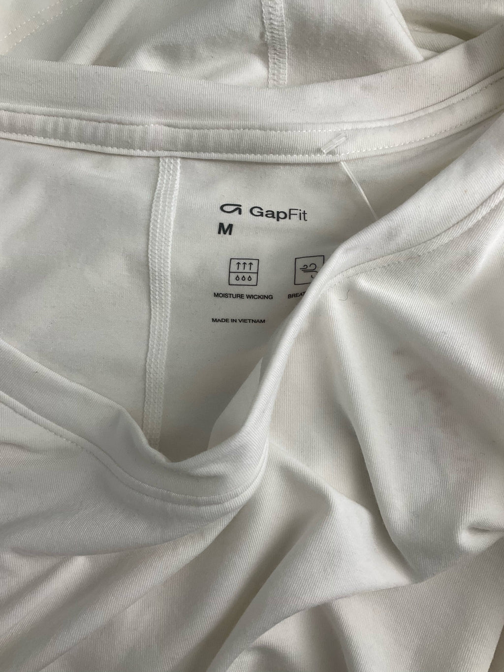 Gap fit - White Solid Pre-Owned Ladies Casual Top -  Size M