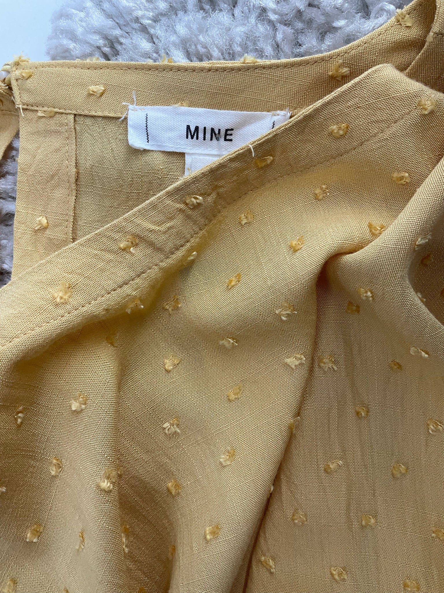 Mine - Yellow Solid Pre-Owned Ladies Casual Top - Size Medium