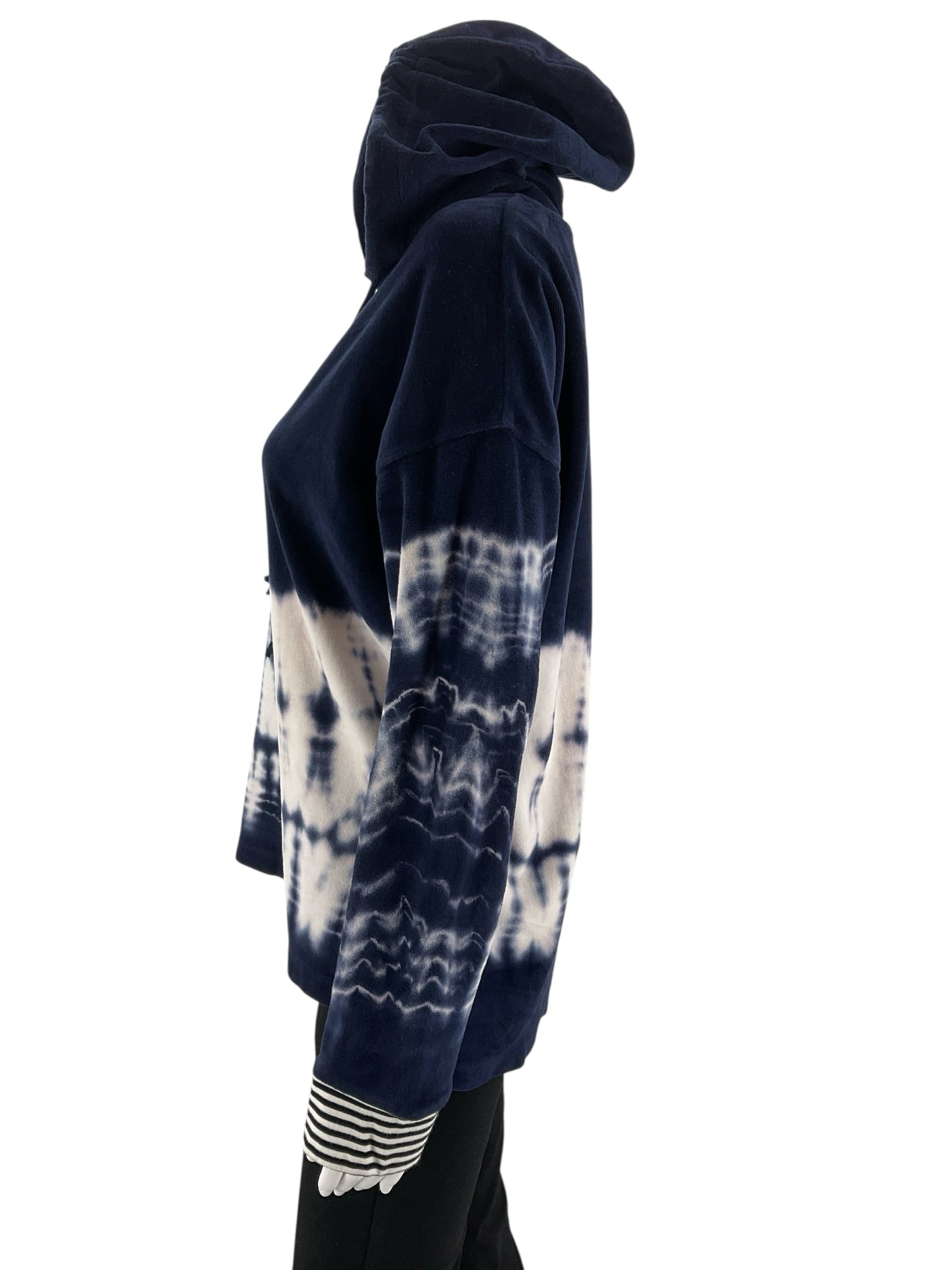 Navy and white tie-dye Splendid hoodie, pre-owned ladies pullover, size small, ideal for casual loungewear.