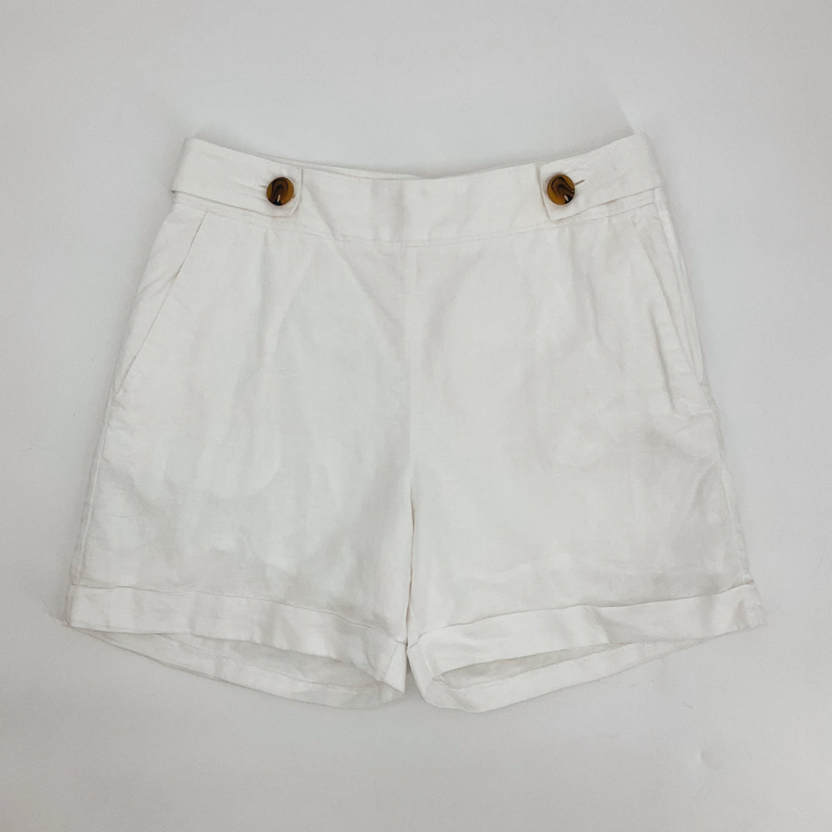 a loves a White Solid Pre-Owned Ladies Shorts - Size 2