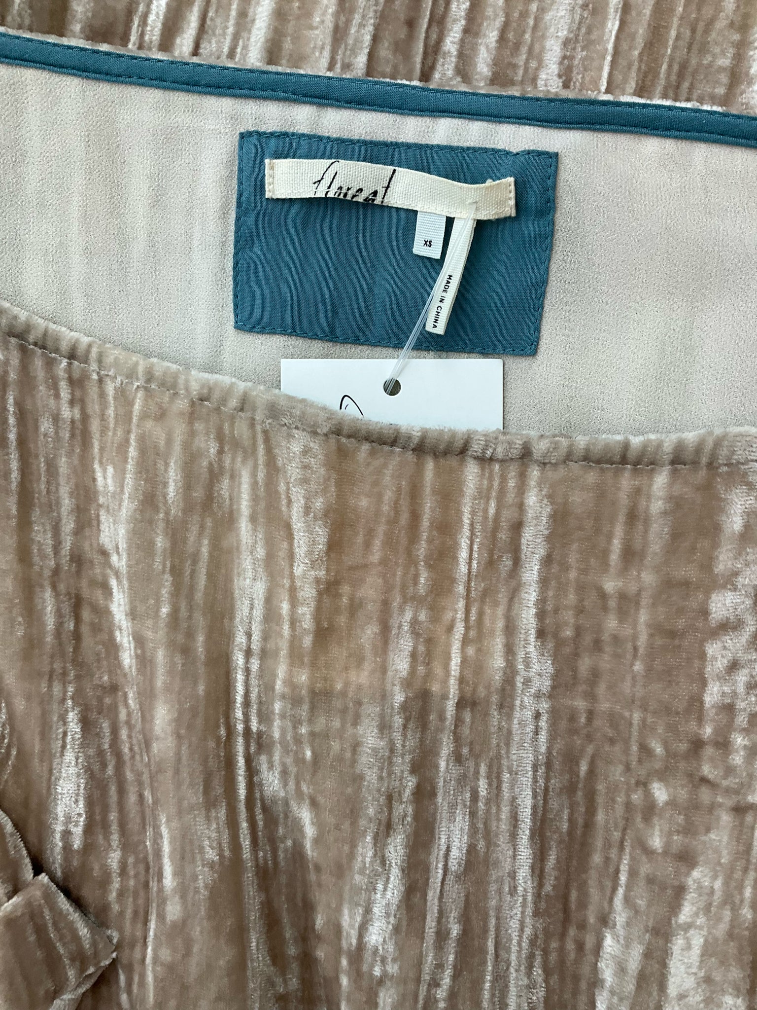 Floreat Cream Velvet Pre-Owned Ladies Dress - Size XS