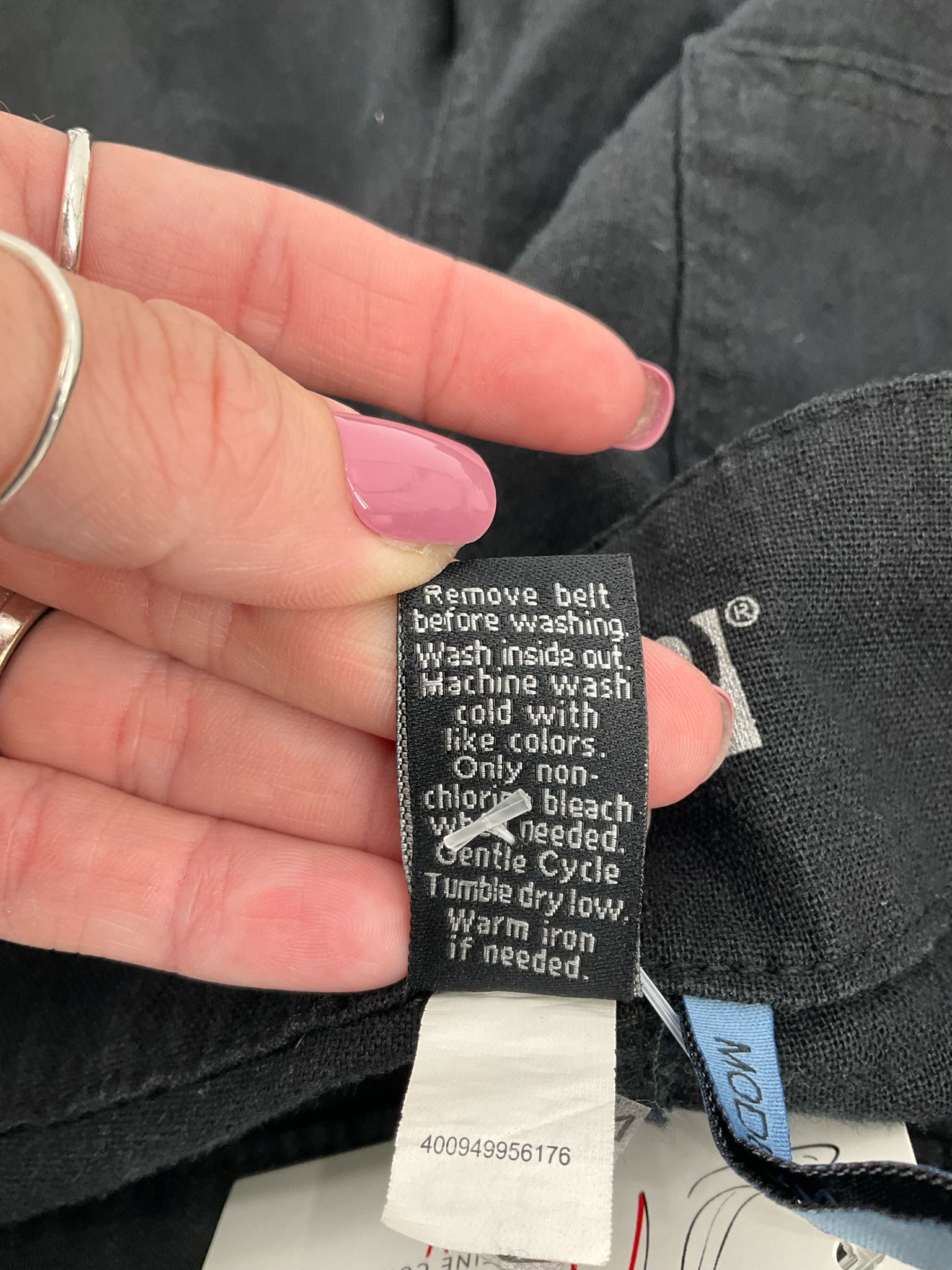 Apt.9 Black Solid Pre-Owned Ladies Shorts - Size 6