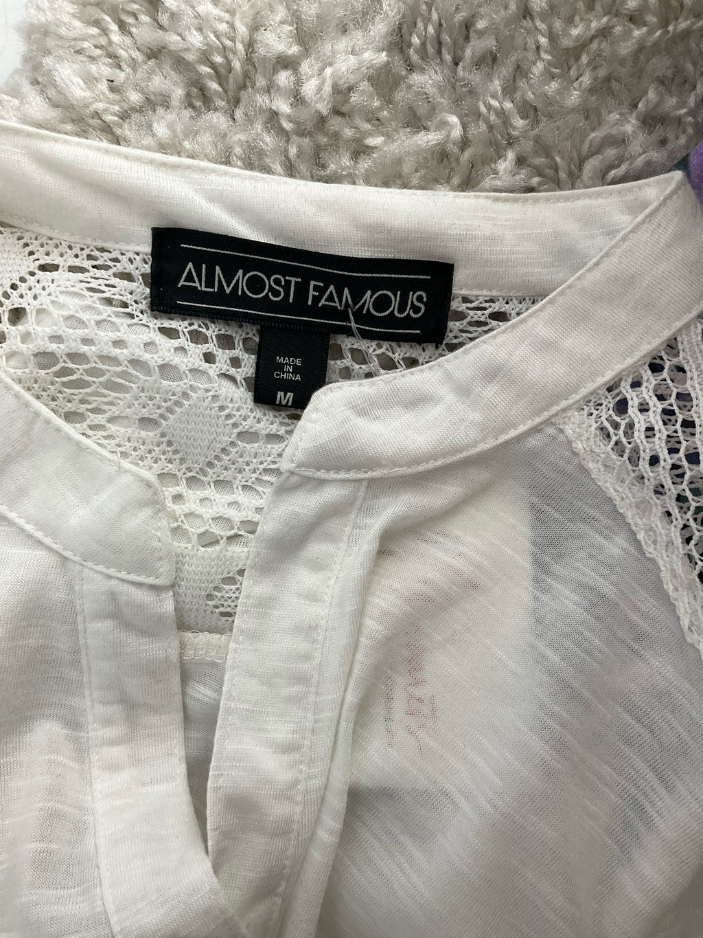 Almost Famous - White Lace Pre-Owned Ladies Casual Top - Size M