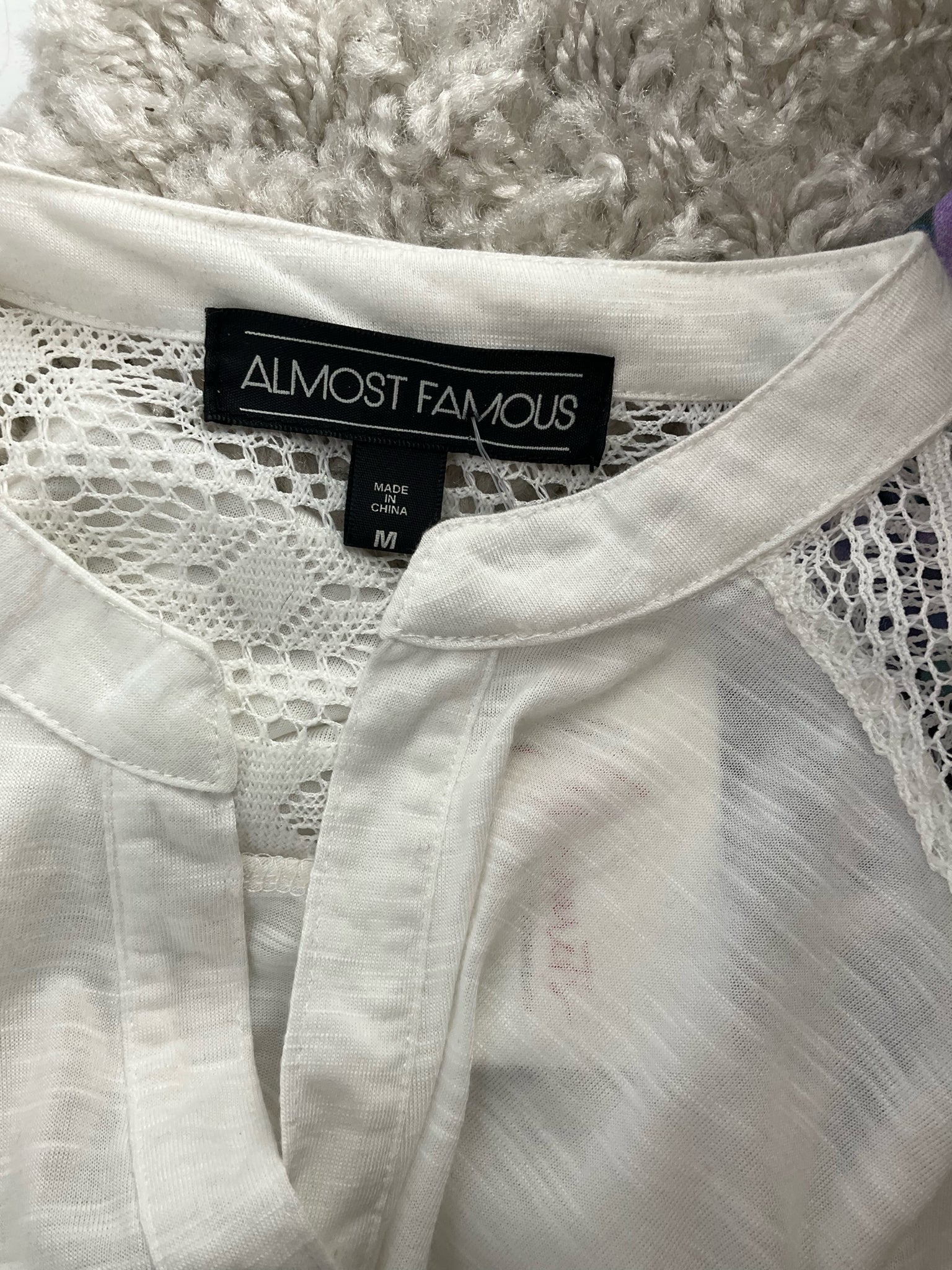Almost Famous - White Lace Pre-Owned Ladies Casual Top - Size M